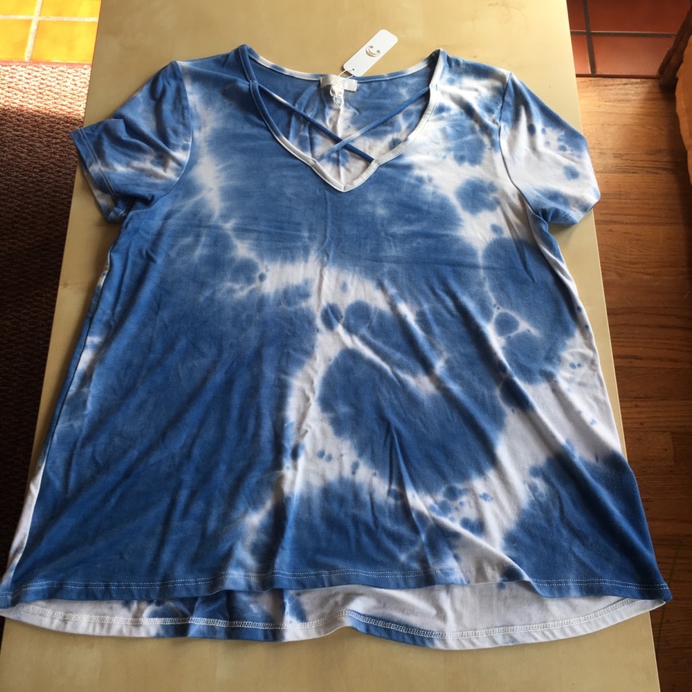 Cute blue and white top